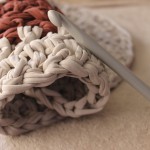 melhor barbante para crochê em peça artesanal com agulha e fio grosso